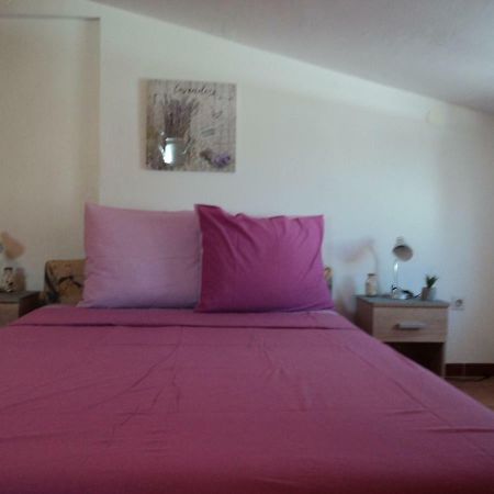 Studio Apartments Ana โรวีน ภายนอก รูปภาพ